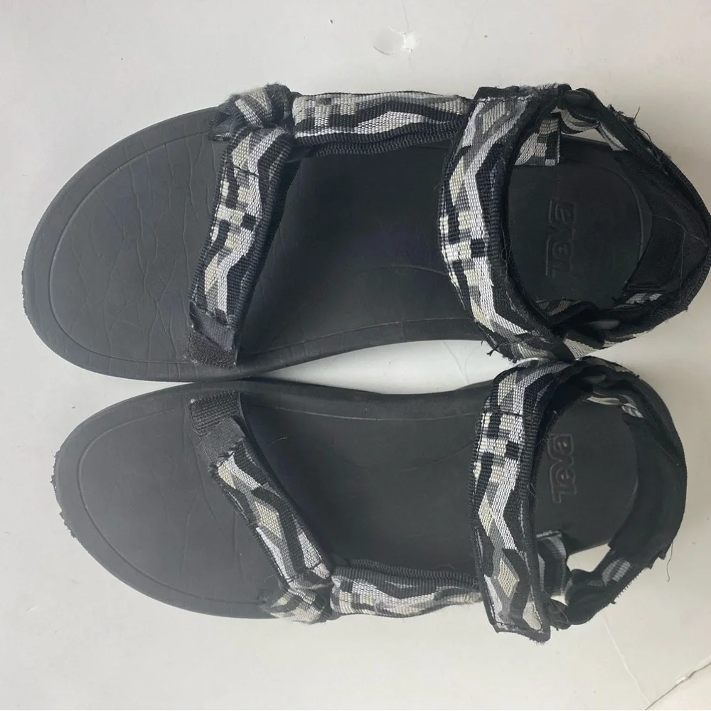 Men’s Teva Hurricane XLT 2 Black White Gray Sports Sandal SZ 6